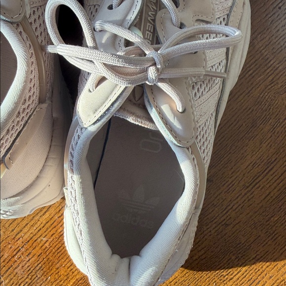 Adidas Women's Beige Mesh Sneakers ozweego - Picture 7 of 7
